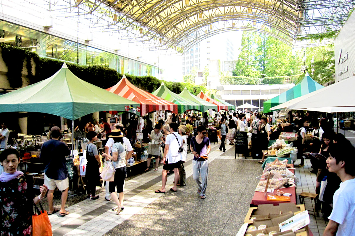 One of the old-fashioned Marche events in Tokyo held since September 2009. It is held every Saturday at ARK Karajan Place Place.