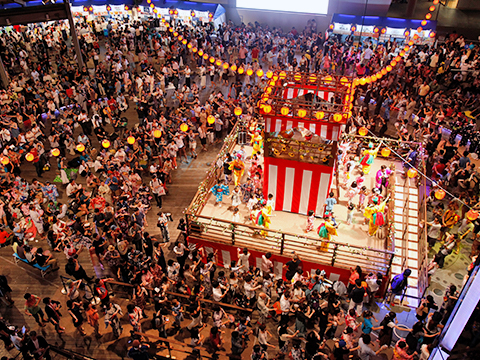 六本木ヒルズ夏祭りの様子